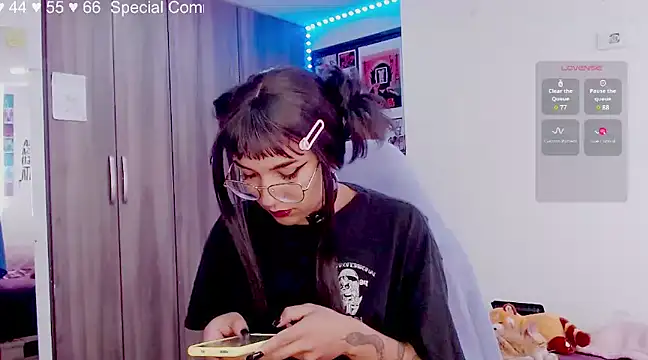 Snapshot of melissahowl chatting on 03-13-25, 04:45 melissahowl online show from 03-13-25, 04:45