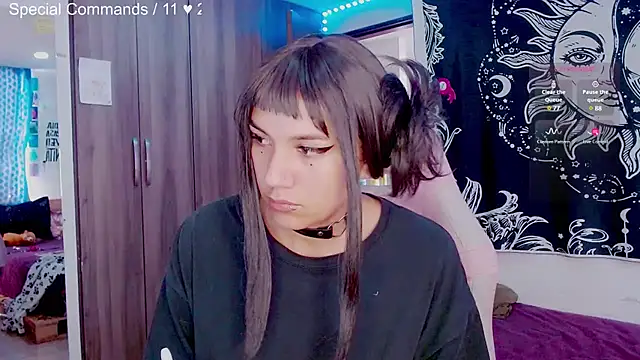 Snapshot of melissahowl chatting on 03-21-25, 06:40 melissahowl online show from 03-21-25, 06:40