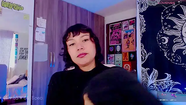 Snapshot of melissahowl chatting on 09-12-25, 12:49 melissahowl online show from 09-12-25, 12:49