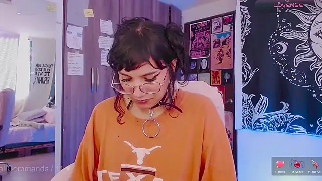 Snapshot of melissahowl chatting on 09-23-25, 02:20 melissahowl online show from 09-23-25, 02:20