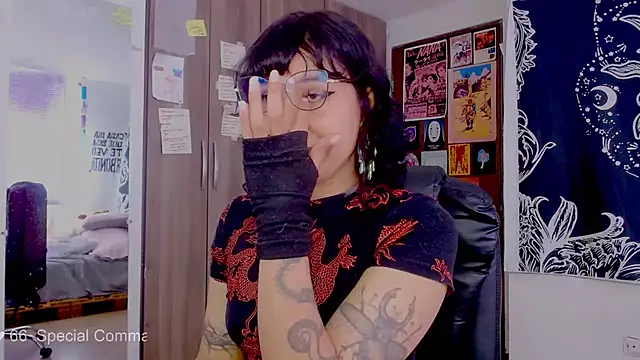 Snapshot of melissahowl chatting on 10-12-25, 05:01 melissahowl online show from 10-12-25, 05:01