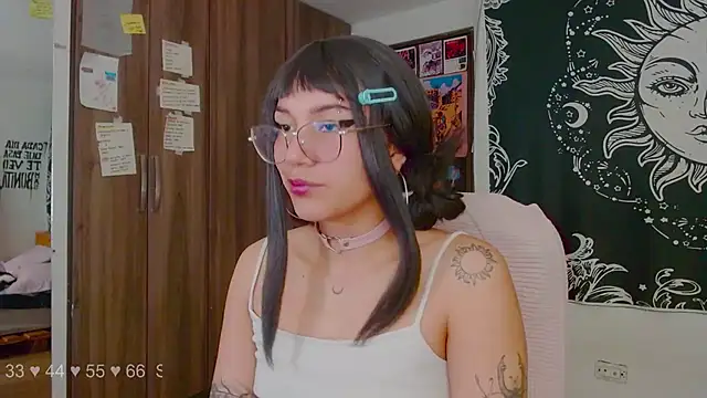 Snapshot of melissahowl chatting on 10-20-25, 11:38 melissahowl online show from 10-20-25, 11:38