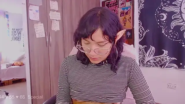 Snapshot of melissahowl chatting on 10-21-25, 07:58 melissahowl online show from 10-21-25, 07:58