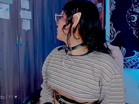 Snapshot of melissahowl chatting on 10-28-25, 01:58 melissahowl online show from 10-28-25, 01:58