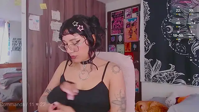 Snapshot of melissahowl chatting on 10-30-25, 04:19 melissahowl online show from 10-30-25, 04:19