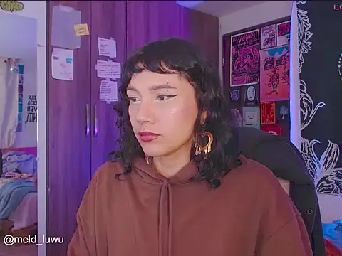 Snapshot of melissahowl chatting on 11-12-25, 12:33 melissahowl online show from 11-12-25, 12:33