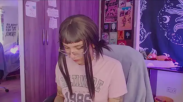 Snapshot of melissahowl chatting on 11-24-25, 02:28 melissahowl online show from 11-24-25, 02:28