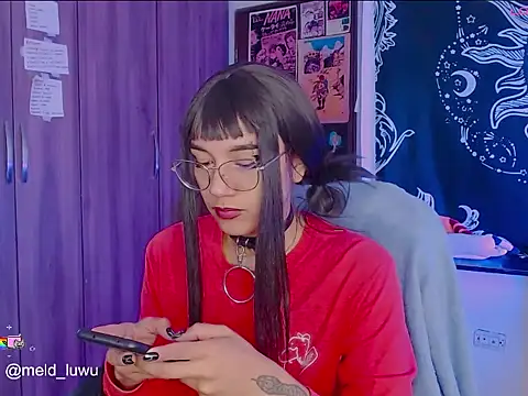 Snapshot of melissahowl chatting on 11-26-25, 02:40 melissahowl online show from 11-26-25, 02:40