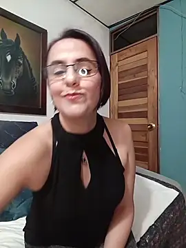 Snapshot of IsisBlake chatting on 05-06-26, 11:43 IsisBlake online show from 05-06-26, 11:43