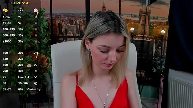 pretty little thing online show from 12-06-24, 02:24