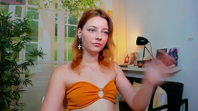 pretty little thing online show from 09-15-25, 03:12