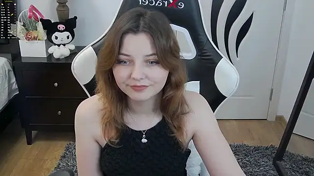 Snapshot of pretty_little_thing chatting on 05-13-26, 05:32 pretty little thing online show from 05-13-26, 05:32
