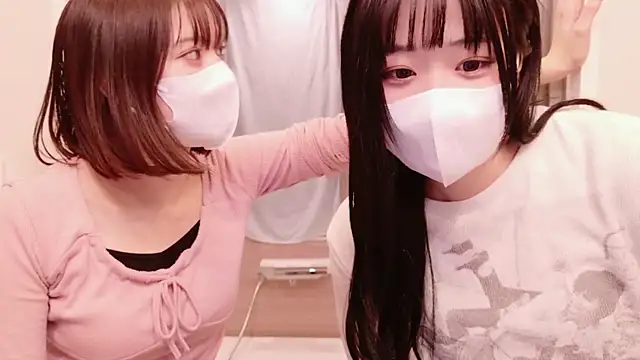 Snapshot of Mia--meow chatting on 12-27-24, 04:10 Mia--meow online show from 12-27-24, 04:10