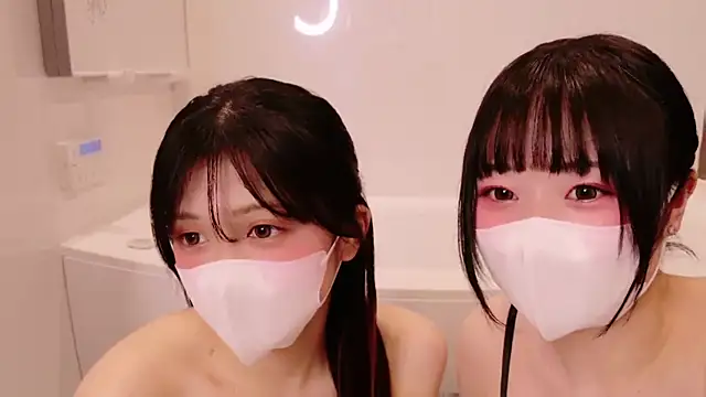 Snapshot of Mia--meow chatting on 12-28-24, 05:46 Mia--meow online show from 12-28-24, 05:46