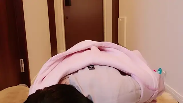 Snapshot of Mia--meow chatting on 01-13-25, 05:12 Mia--meow online show from 01-13-25, 05:12