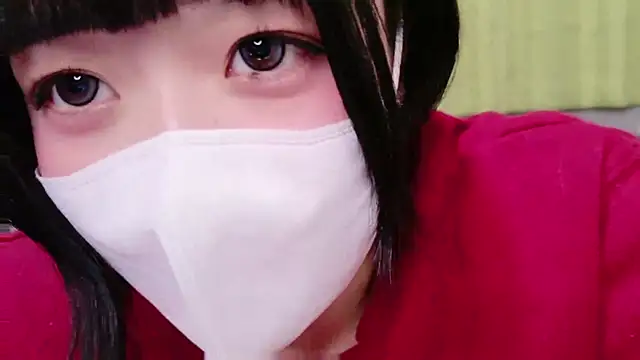 Snapshot of Mia--meow chatting on 01-17-25, 04:04 Mia--meow online show from 01-17-25, 04:04