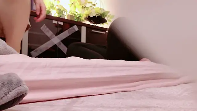 Snapshot of Mia--meow chatting on 01-19-25, 01:12 Mia--meow online show from 01-19-25, 01:12