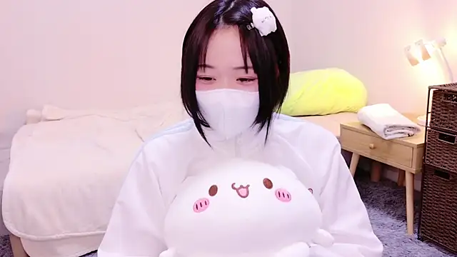 Snapshot of Mia--meow chatting on 02-12-25, 12:44 Mia--meow online show from 02-12-25, 12:44