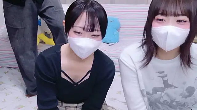 Snapshot of Mia--meow chatting on 11-01-25, 11:56 Mia--meow online show from 11-01-25, 11:56