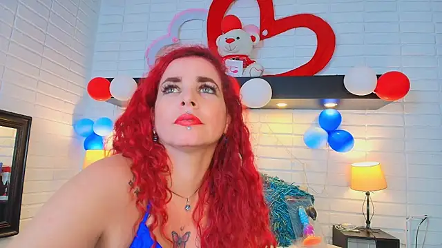 Snapshot of HannaBrave chatting on 02-14-25, 03:47 HannaBrave online show from 02-14-25, 03:47