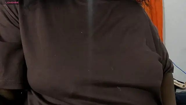 Snapshot of lilybaudyn_ chatting on 06-14-26, 08:38 lilybaudyn online show from 06-14-26, 08:38