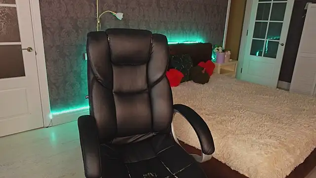 Snapshot of Daniela_Kitty_ chatting on 10-14-25, 07:53 Daniela Kitty online show from 10-14-25, 07:53