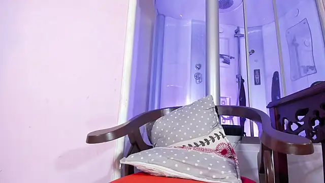 Snapshot of sexy-luna-star-ts chatting on 12-03-25, 06:28 sexy-luna-star-ts online show from 12-03-25, 06:28