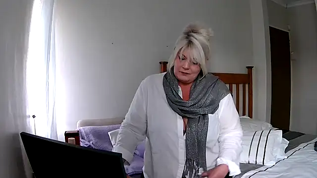 Miahotmilf online show from 12-16-24, 05:11