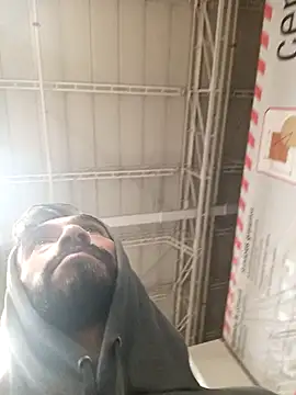 Snapshot of weedmanhot28 chatting on 12-19-24, 06:23 weedmanhot28 online show from 12-19-24, 06:23