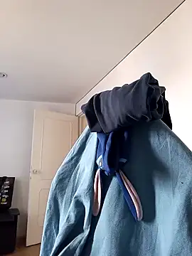 Snapshot of weedmanhot28 chatting on 12-23-24, 08:03 weedmanhot28 online show from 12-23-24, 08:03