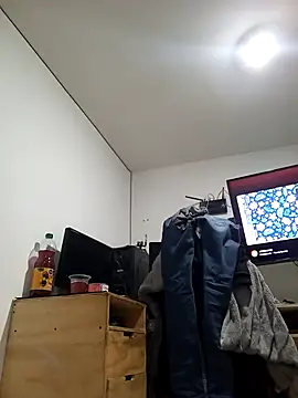 Snapshot of weedmanhot28 chatting on 03-05-25, 12:05 weedmanhot28 online show from 03-05-25, 12:05