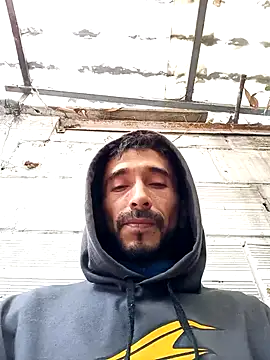 Snapshot of weedmanhot28 chatting on 10-18-25, 08:09 weedmanhot28 online show from 10-18-25, 08:09