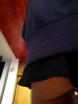 Snapshot of weedmanhot28 chatting on 10-29-25, 01:19 weedmanhot28 online show from 10-29-25, 01:19