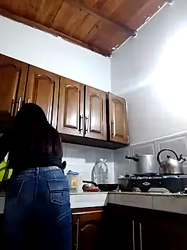 Snapshot of Dakary_hot chatting on 12-14-24, 06:52 Dakary hot online show from 12-14-24, 06:52