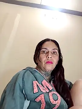 Snapshot of Dakary_hot chatting on 10-02-25, 11:01 Dakary hot online show from 10-02-25, 11:01