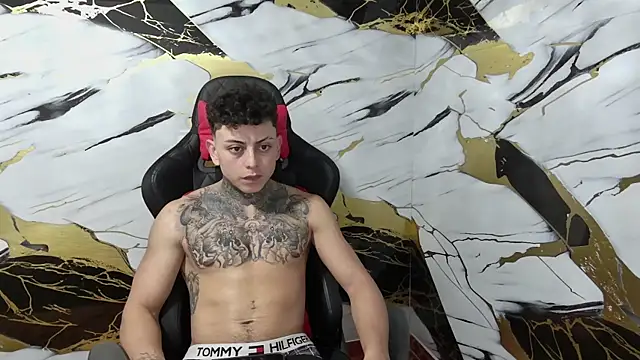 Snapshot of Kevin22_222 chatting on 01-02-25, 02:22 Kevin22 222 online show from 01-02-25, 02:22