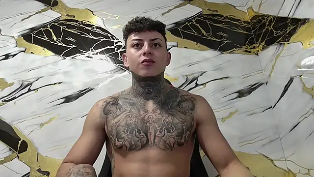 Snapshot of Kevin22_222 chatting on 01-03-25, 03:05 Kevin22 222 online show from 01-03-25, 03:05