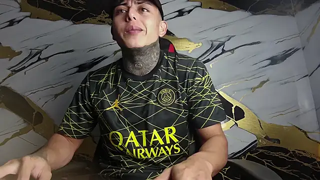 Snapshot of Kevin22_222 chatting on 01-27-25, 03:47 Kevin22 222 online show from 01-27-25, 03:47