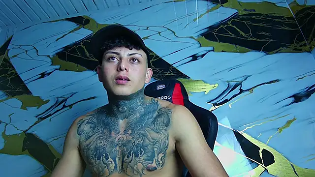 Snapshot of Kevin22_222 chatting on 01-28-25, 03:57 Kevin22 222 online show from 01-28-25, 03:57