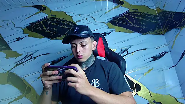 Snapshot of Kevin22_222 chatting on 01-31-25, 05:09 Kevin22 222 online show from 01-31-25, 05:09