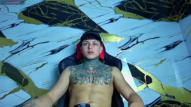 Snapshot of Kevin22_222 chatting on 02-07-25, 08:20 Kevin22 222 online show from 02-07-25, 08:20