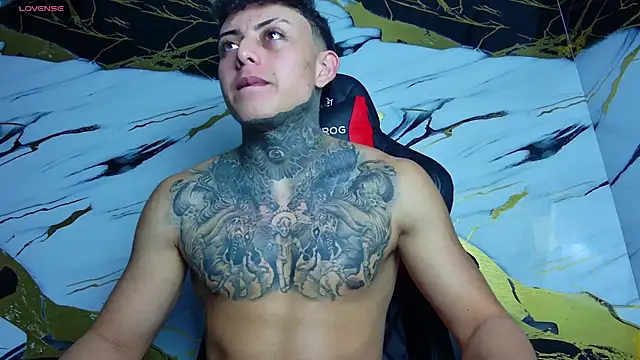 Snapshot of Kevin22_222 chatting on 03-01-25, 06:13 Kevin22 222 online show from 03-01-25, 06:13