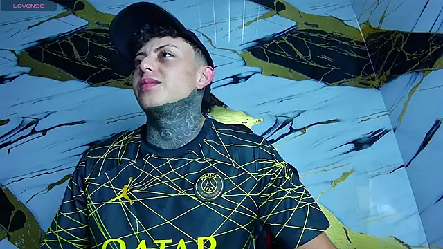 Snapshot of Kevin22_222 chatting on 03-02-25, 04:50 Kevin22 222 online show from 03-02-25, 04:50