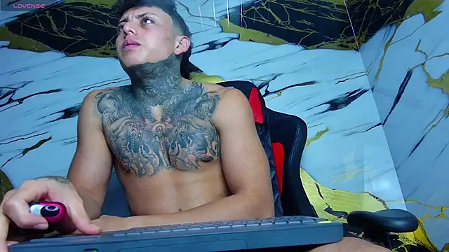 Snapshot of Kevin22_222 chatting on 03-02-25, 10:56 Kevin22 222 online show from 03-02-25, 10:56