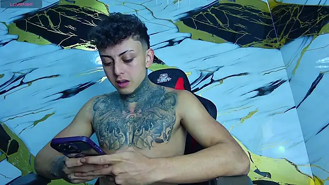 Snapshot of Kevin22_222 chatting on 03-15-25, 01:19 Kevin22 222 online show from 03-15-25, 01:19