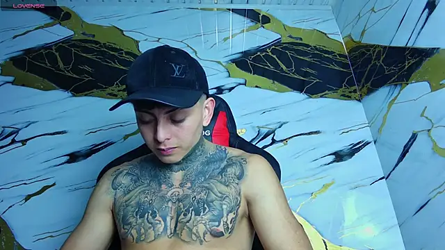 Snapshot of Kevin22_222 chatting on 03-17-25, 01:24 Kevin22 222 online show from 03-17-25, 01:24