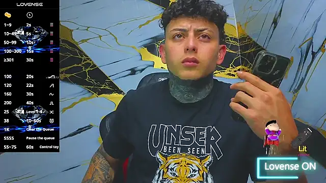 Snapshot of Kevin22_222 chatting on 09-17-25, 06:15 Kevin22 222 online show from 09-17-25, 06:15