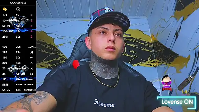 Snapshot of Kevin22_222 chatting on 10-17-25, 06:38 Kevin22 222 online show from 10-17-25, 06:38