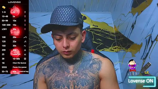 Snapshot of Kevin22_222 chatting on 10-26-25, 04:18 Kevin22 222 online show from 10-26-25, 04:18