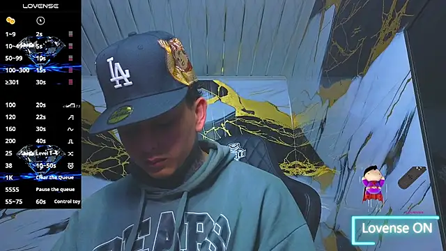 Snapshot of Kevin22_222 chatting on 11-25-25, 04:01 Kevin22 222 online show from 11-25-25, 04:01